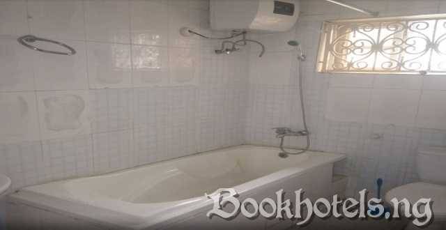 Junbic Apartment And Suites