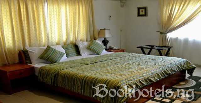 La Playa Suites