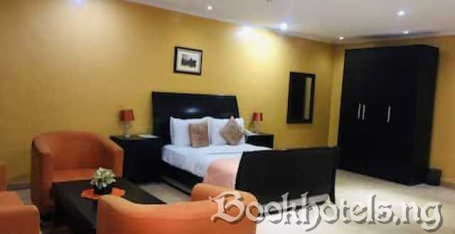 La Playa Suites