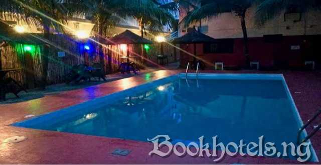 La Playa Suites