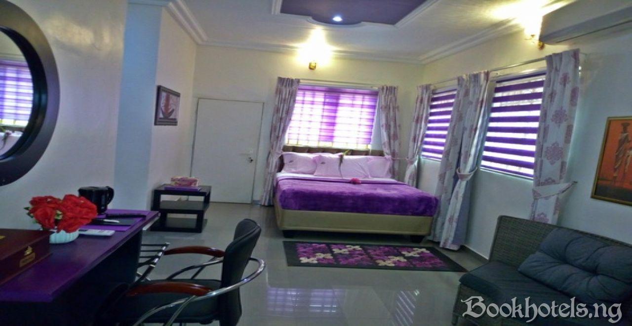 Lavender Spa And Suites