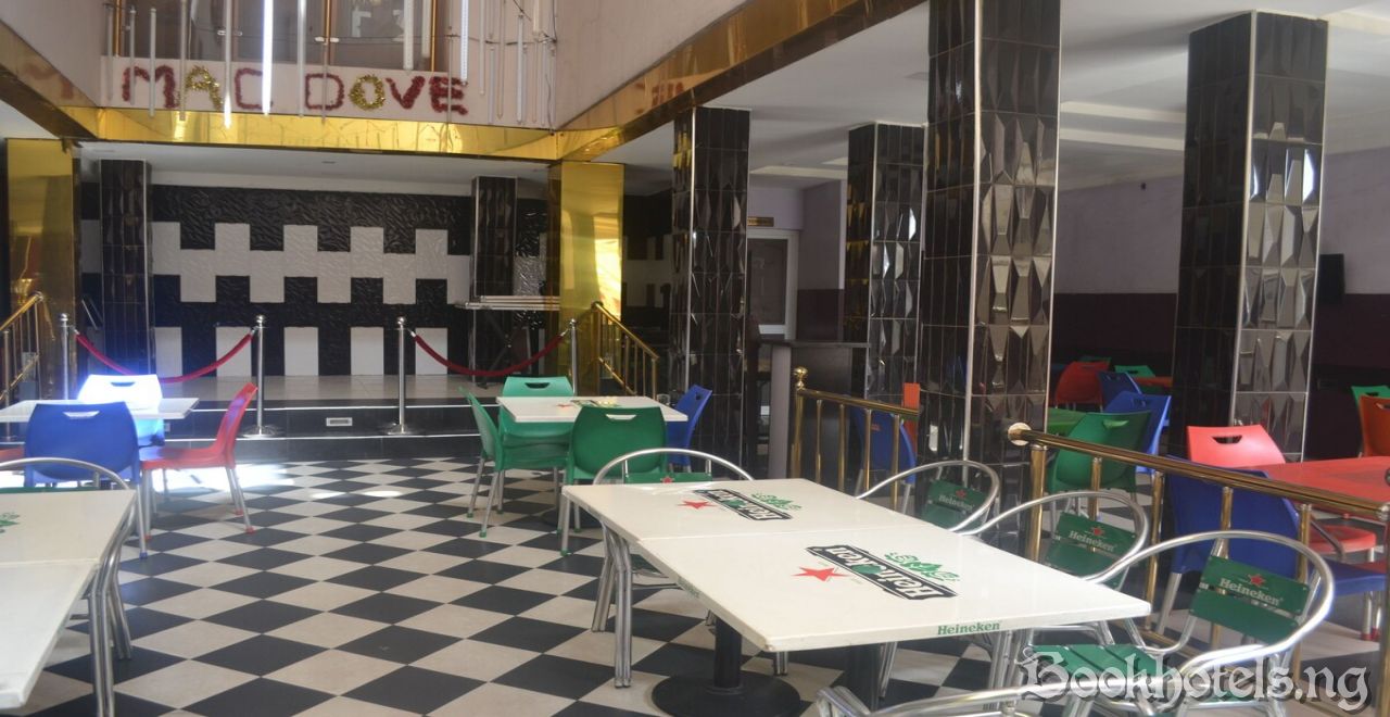 Mac Dove Lounge And Suites