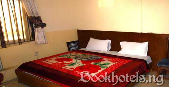 Maximus Hotel