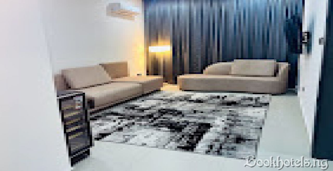 Milanee Hotel and Suites