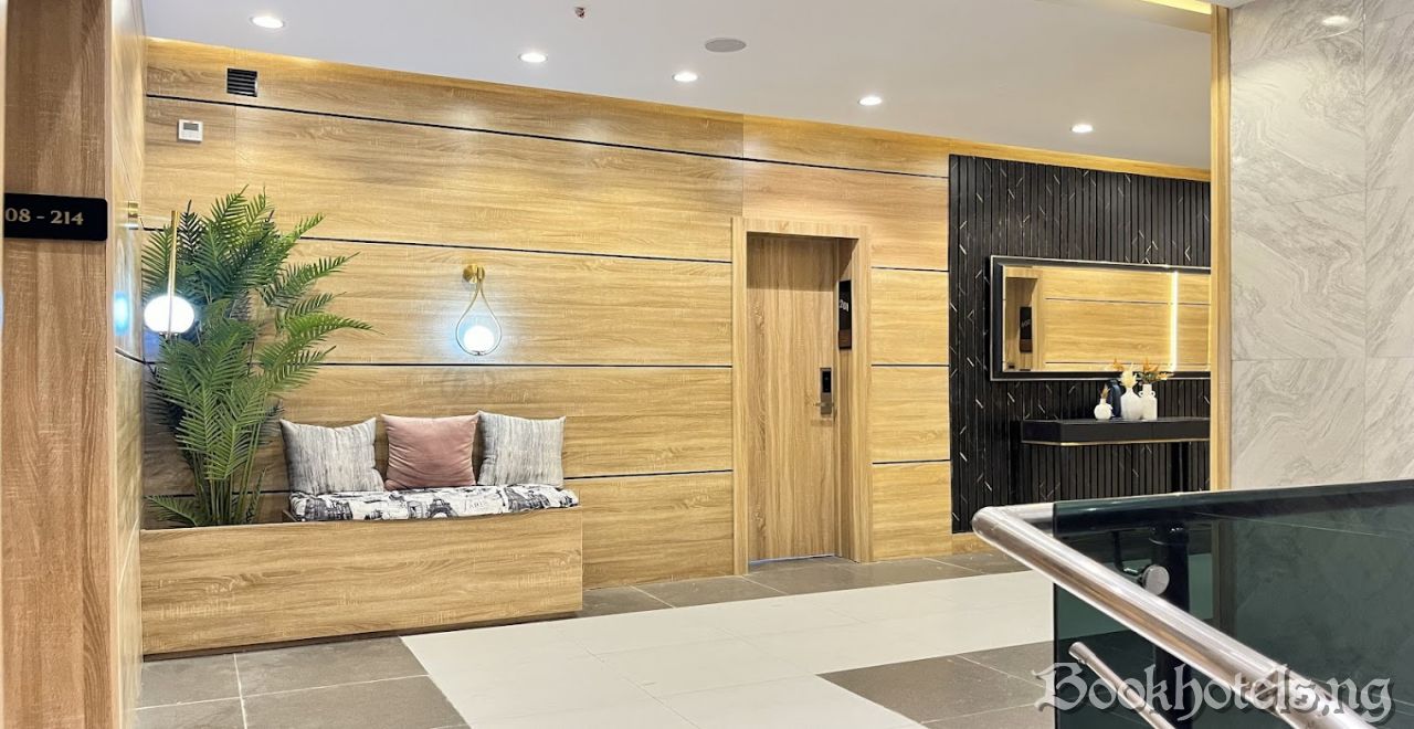 Mohit Hotel And Suites