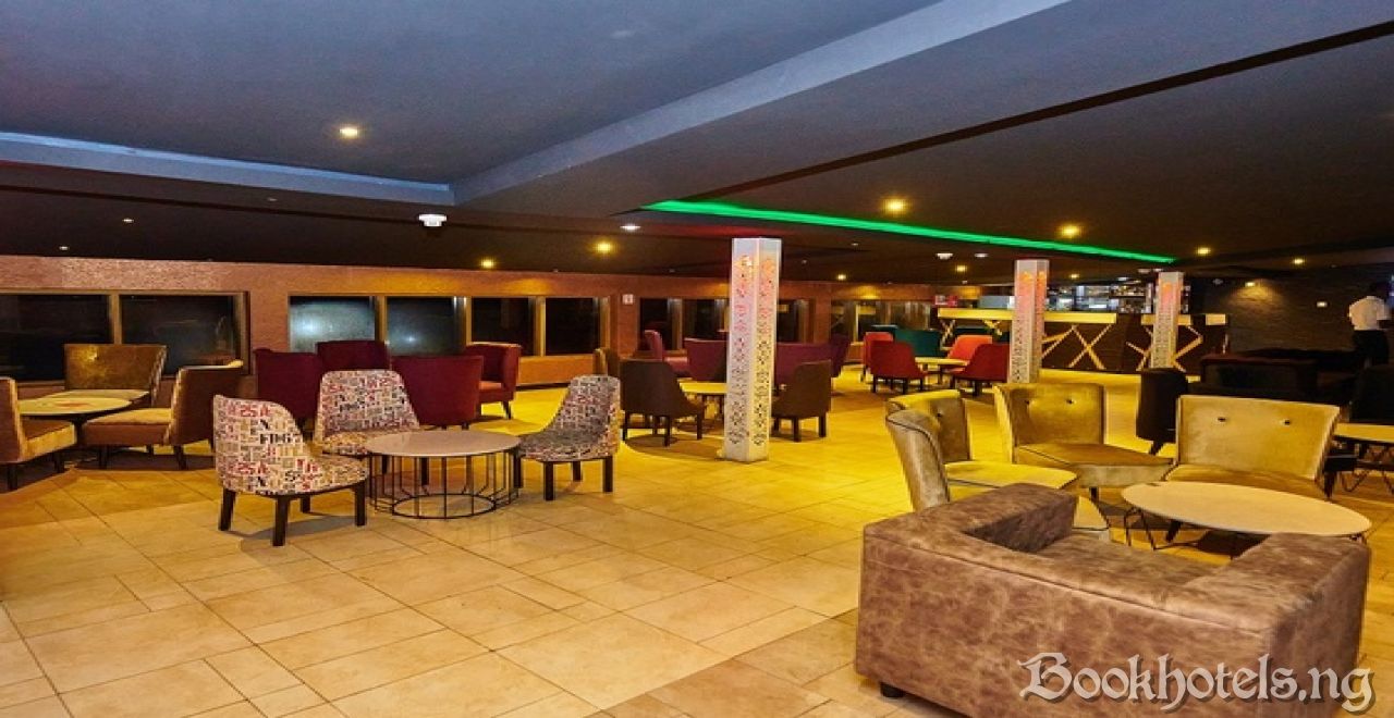 Oak Haven Hotel