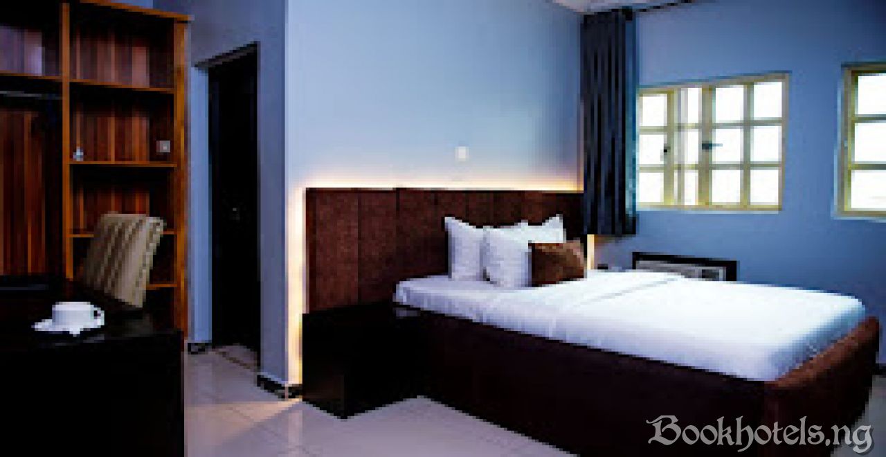 Ovic Hotel