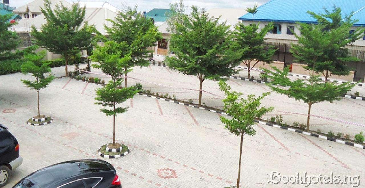PAKAS HOTEL AND SUITE LTD