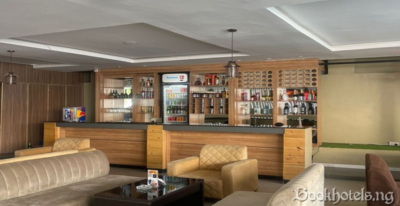  Portland Suites