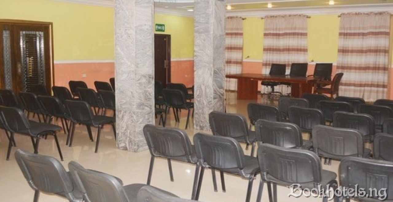 Rayjok Hotel And Suites