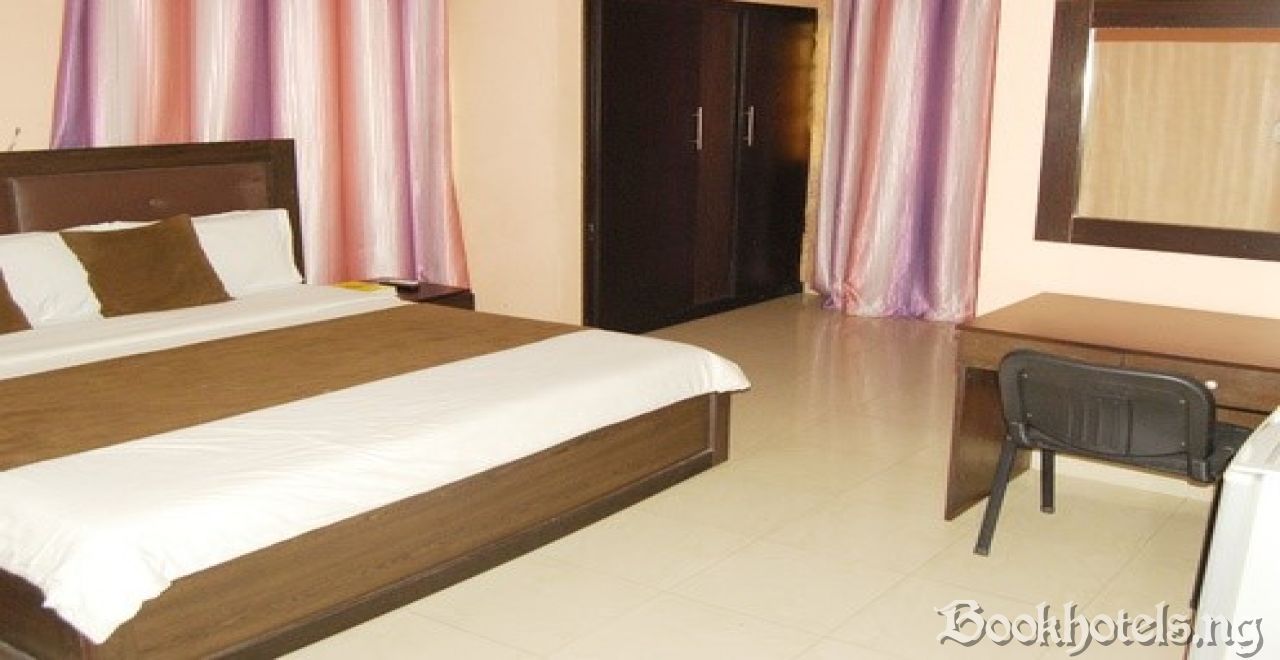 Rayjok Hotel And Suites