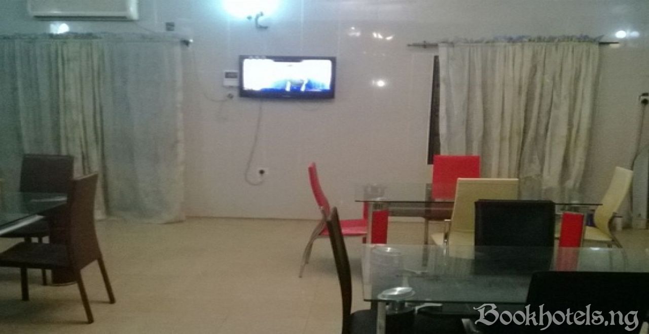 Redotel Suite
