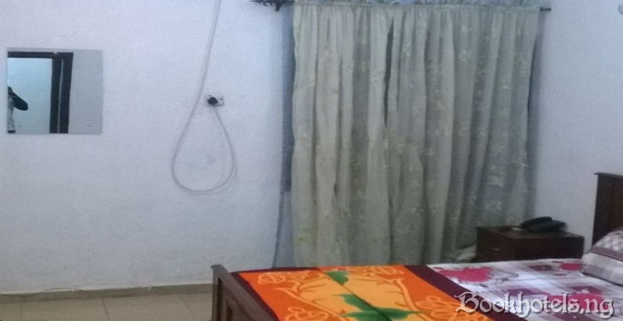 Redotel Suite
