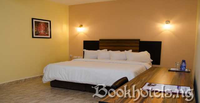 Residency Hotel Utako