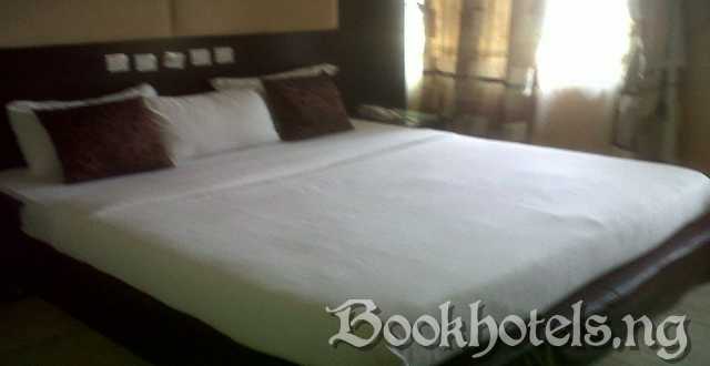 Roses Hotel