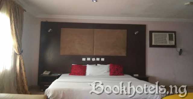 Roses Hotel