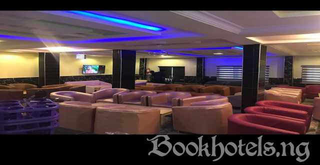 Royal Park Hotel and Suites