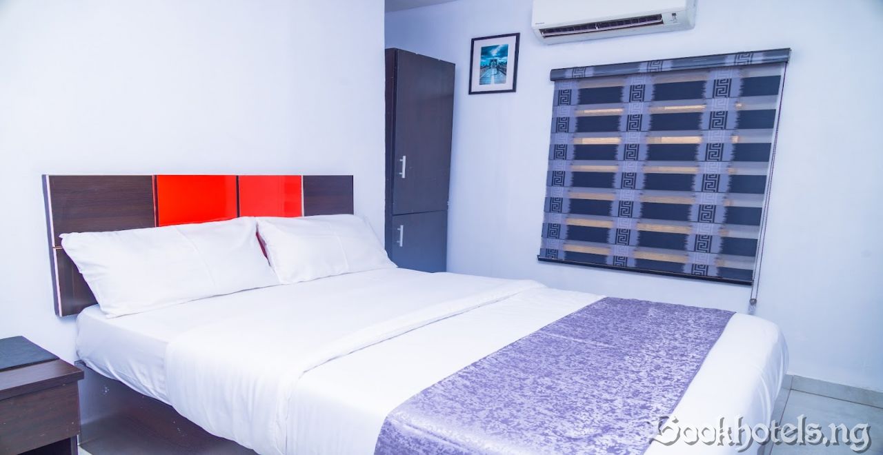 The Hotel Macs
