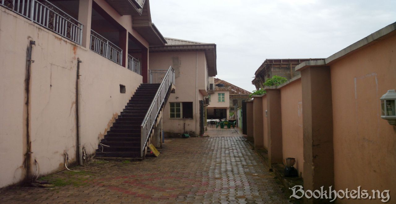 Vertical View Hotel