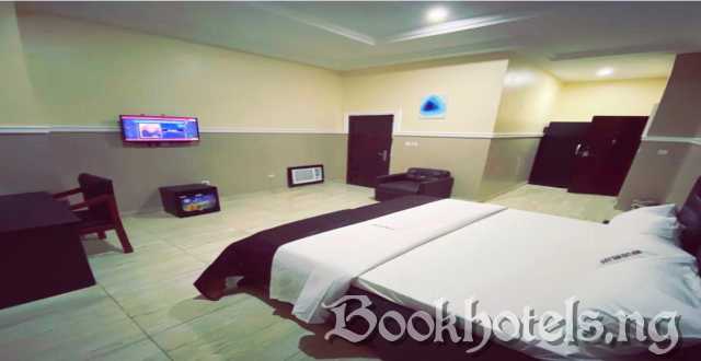 Vichi Gates Hotel And Suites