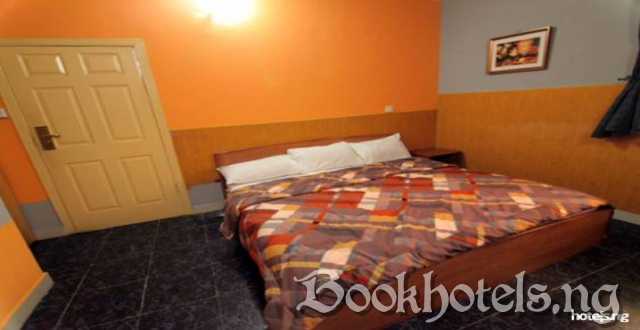 Vintage Hotel And Suites