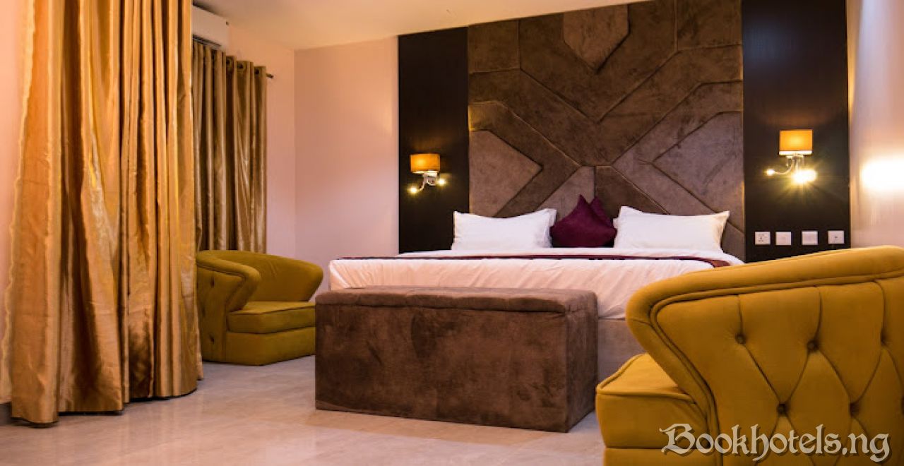 Iris Gold suites