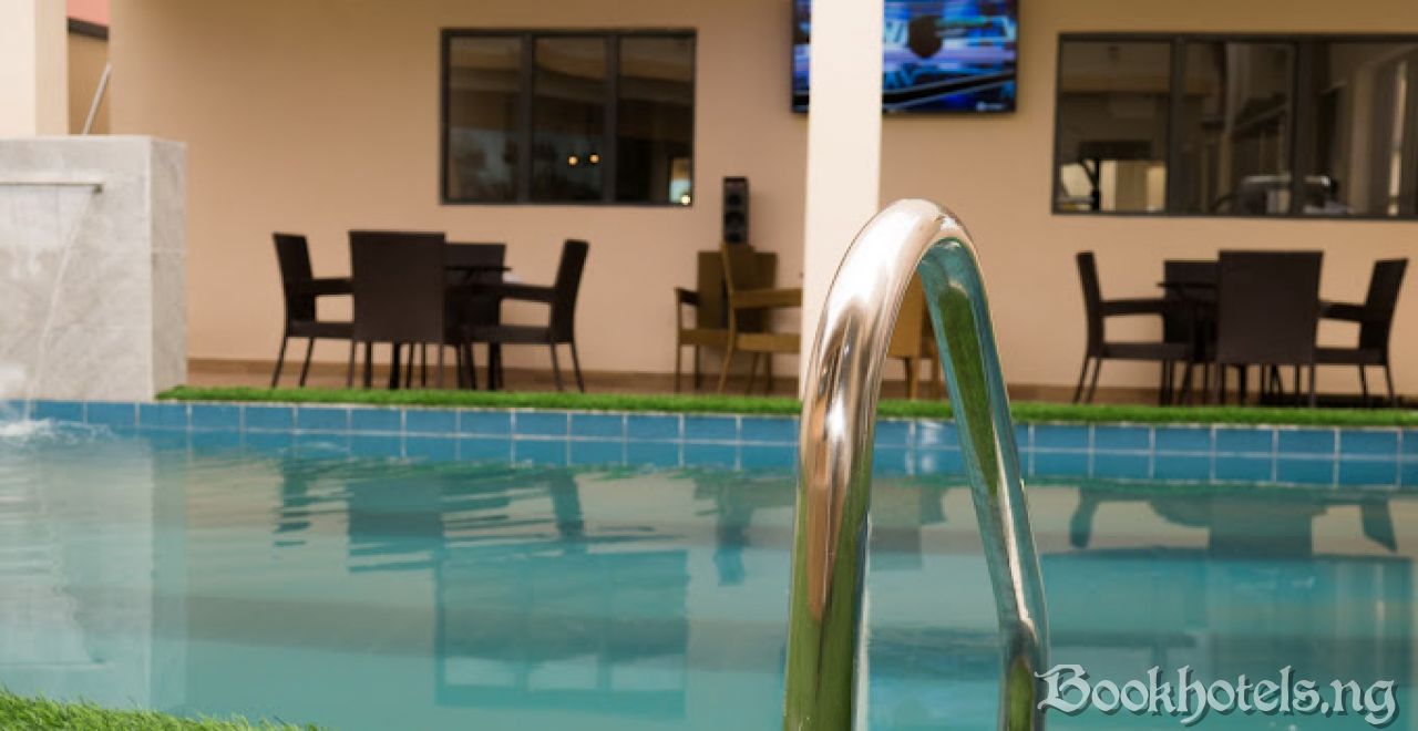 Iris Gold suites