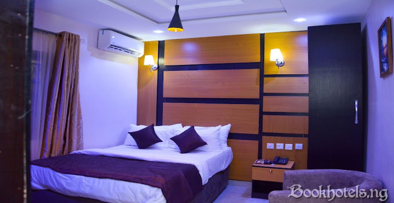 Iris Gold suites