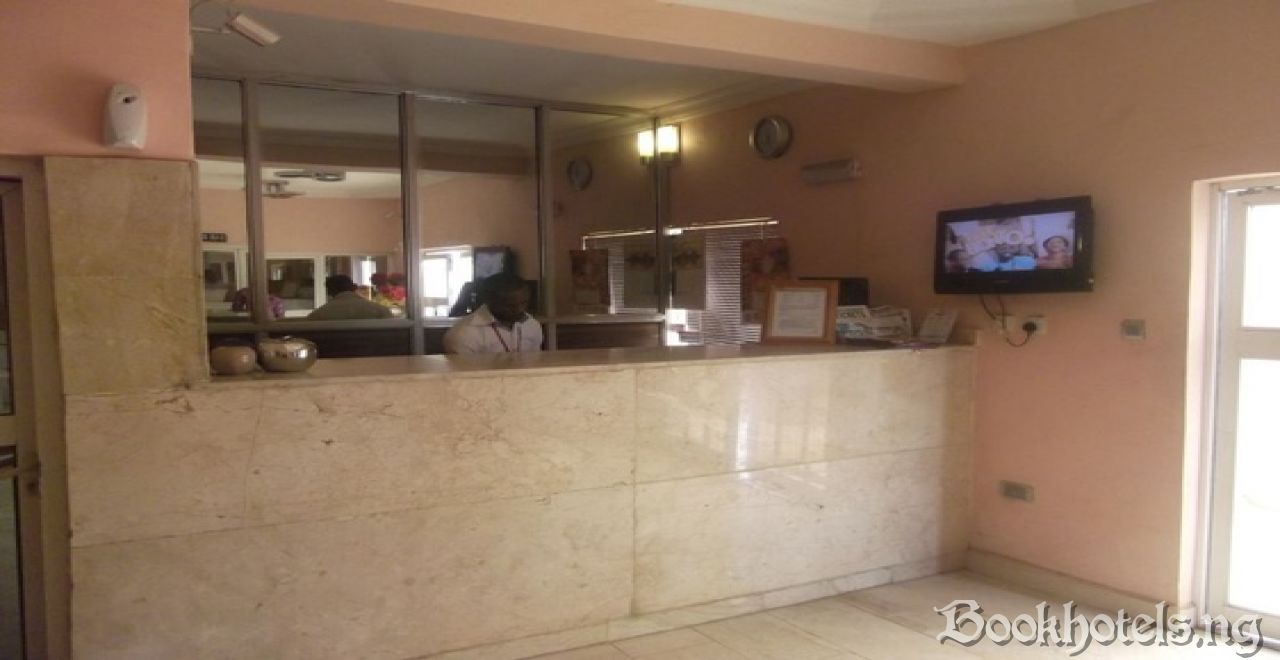 Mavis Suites