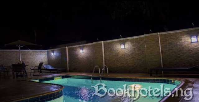 Cubana Suites