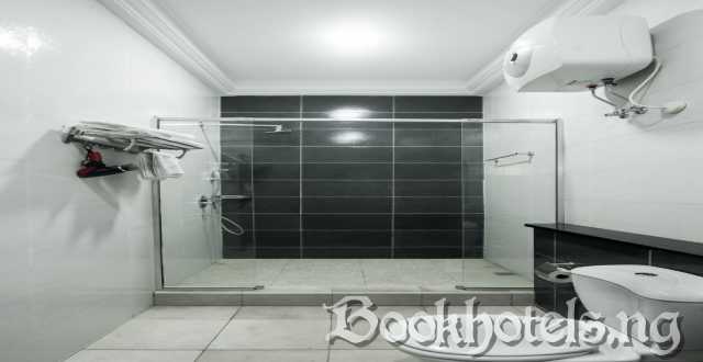 D Stolz Villa And Hospitality
