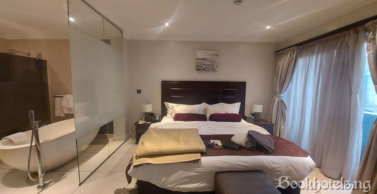Leola Suites