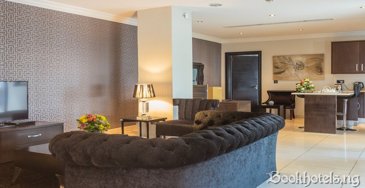 Leola Suites