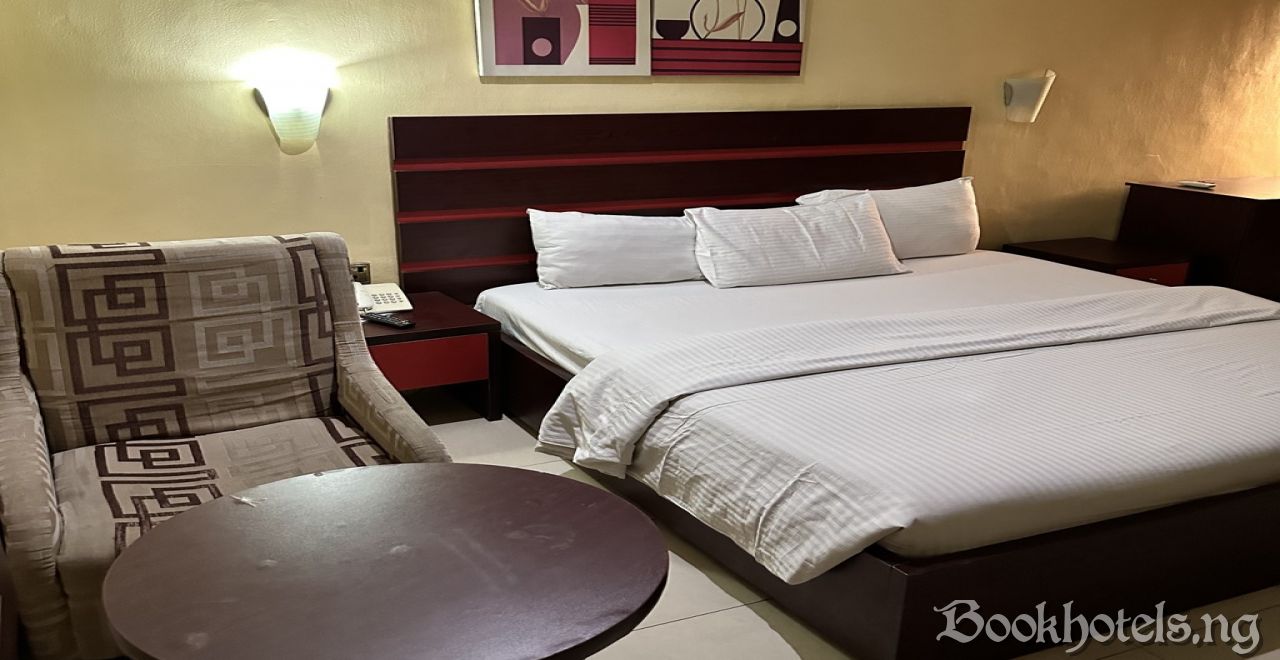 Whitehouse Msquare Hotel