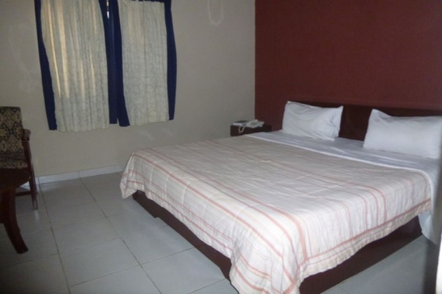 LUXURY ROOM