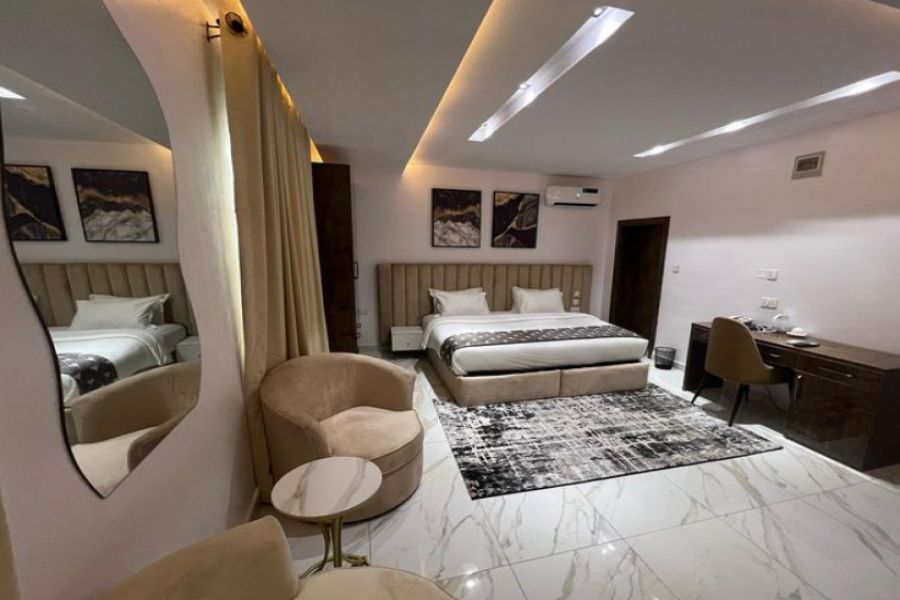 EXECUTIVE SUITES