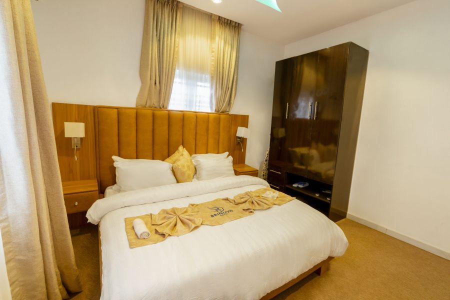 DELUXE QUEEN ROOM