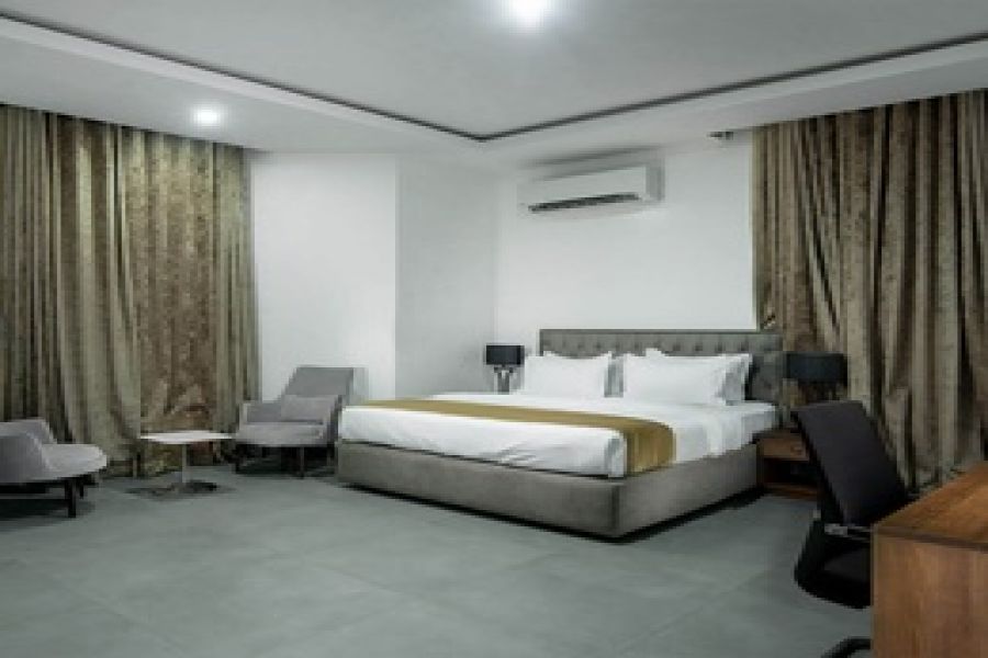 EXECUTIVE SUITES