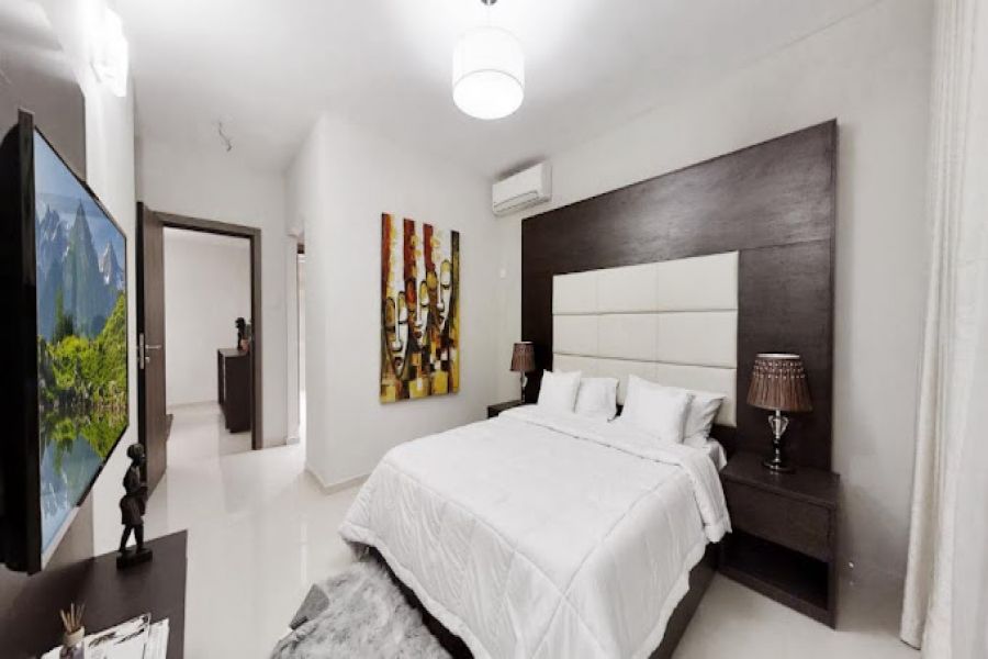 2 BEDROOM APARTMENT 