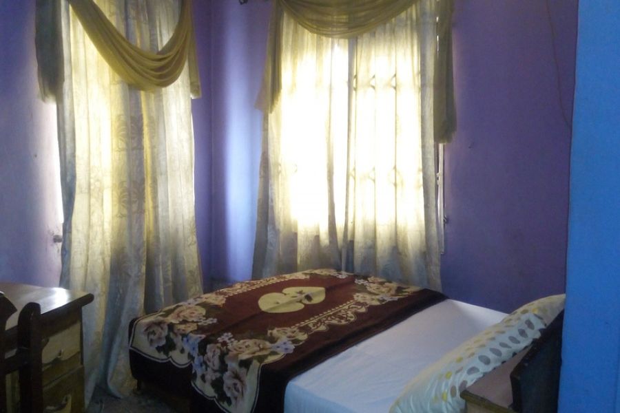 SINGLE ROOM