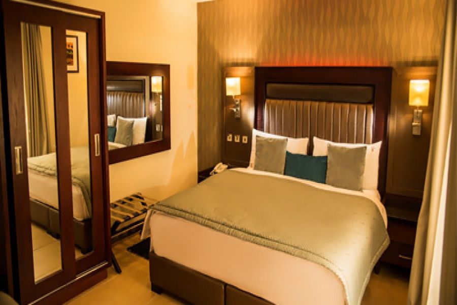 DELUXE ROOM