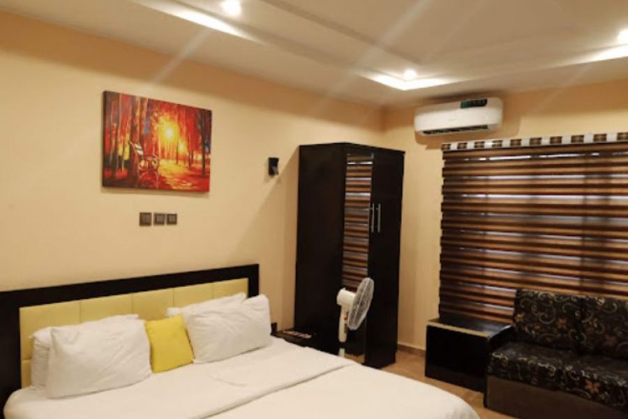 STANDARD ROOM