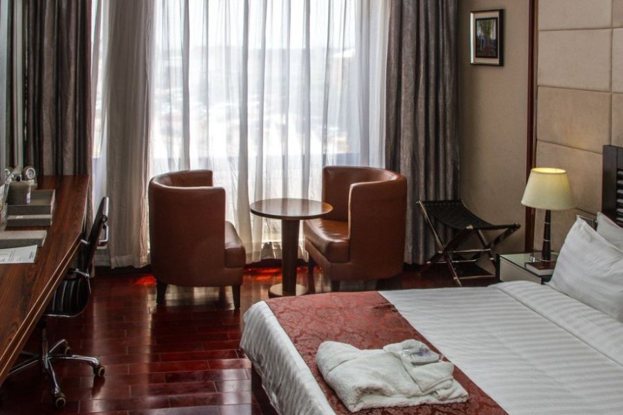 DELUXE ROOM