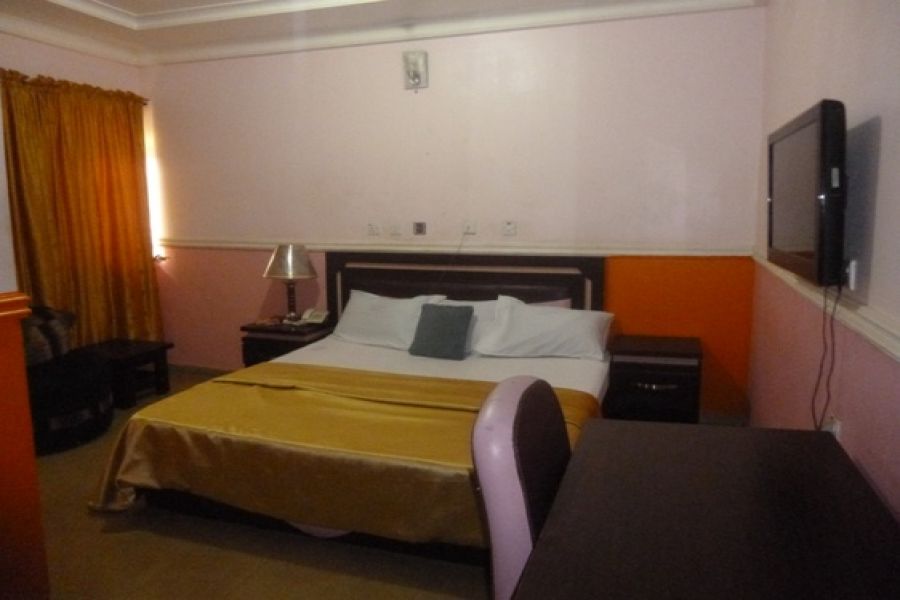 STANDARD ROOM
