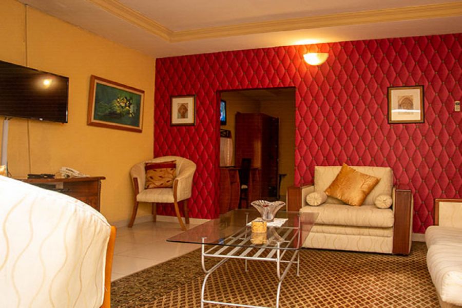 2 BEDROOM APARTMENT