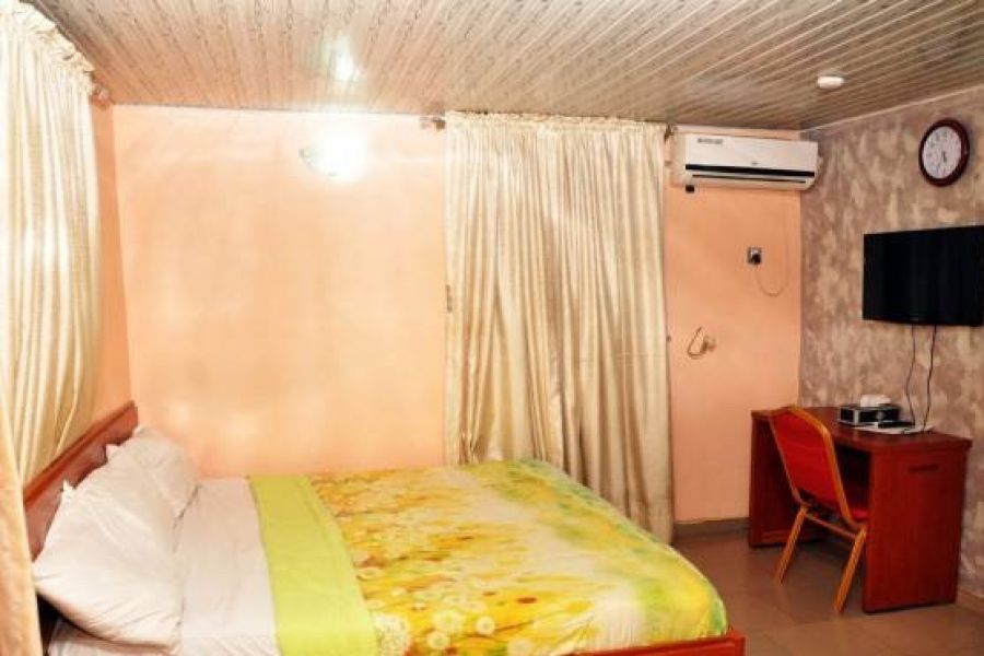 STANDARD ROOM