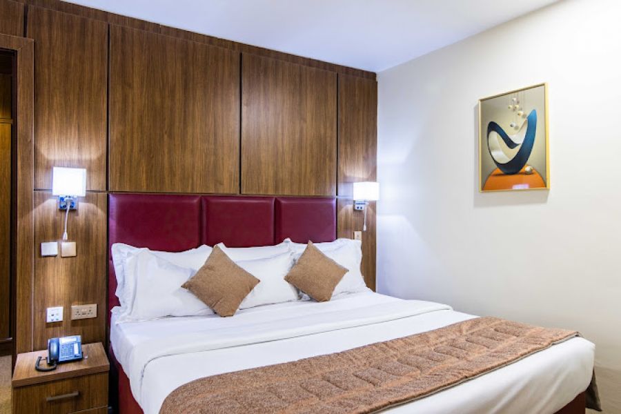 SUPERIOR ROOM