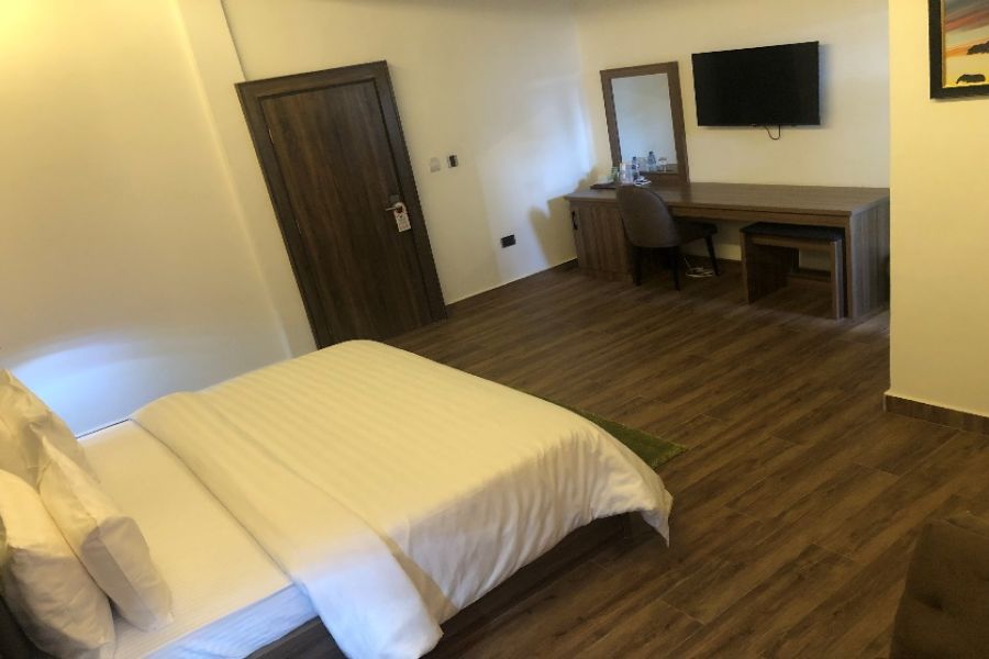 DELUXE ROOM
