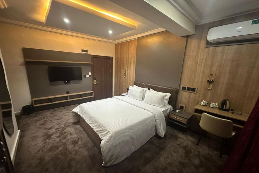 KING APARTMENT