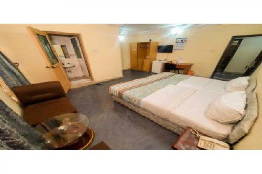 DOUBLE ROOM